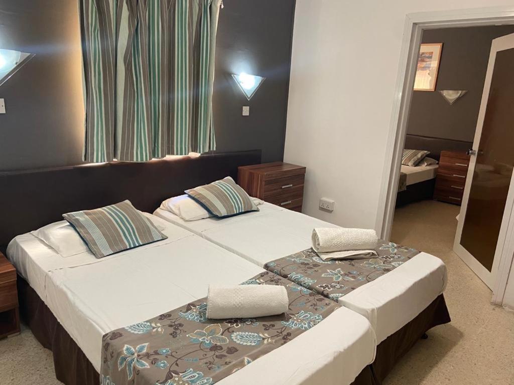 Sunstone Boutique Guest House Buġibba Esterno foto