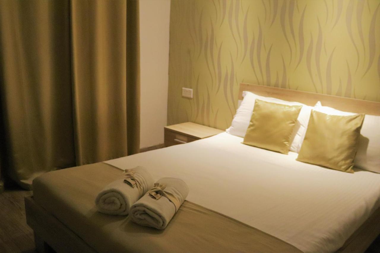 Sunstone Boutique Guest House Buġibba Esterno foto