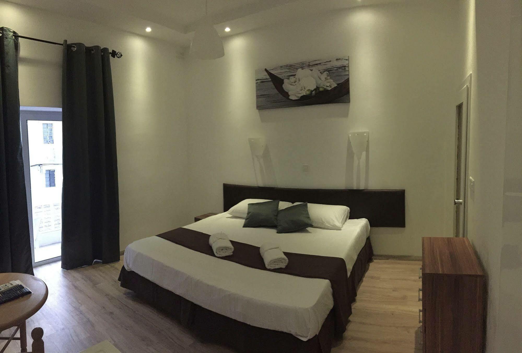 Sunstone Boutique Guest House Buġibba Esterno foto