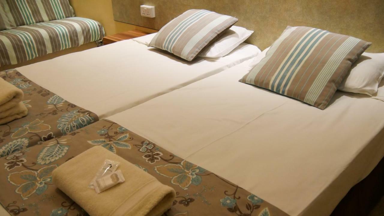 Sunstone Boutique Guest House Buġibba Esterno foto